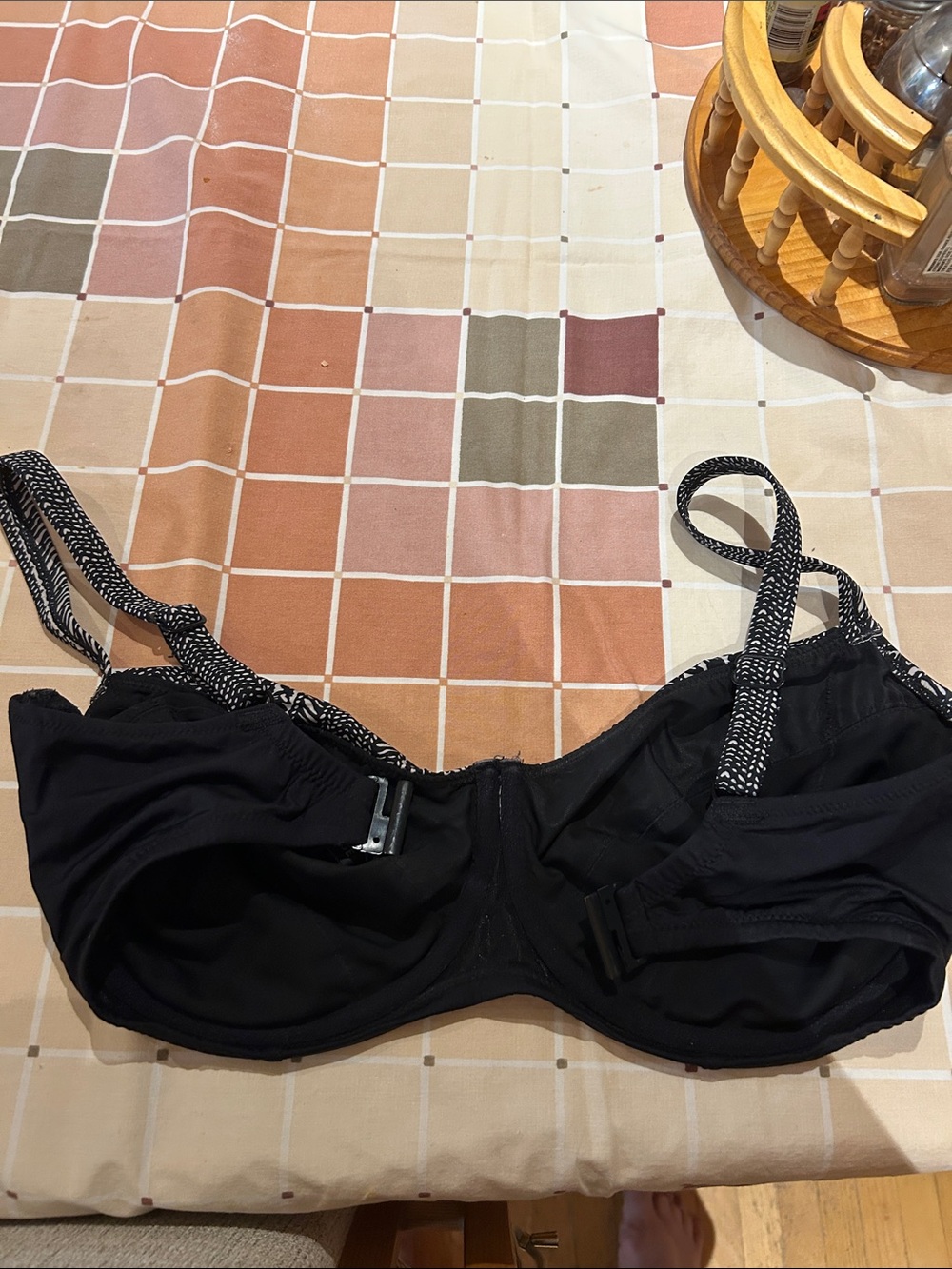 Black Underwire Bikini Top with Patterned Trim Size 34L - Picture 2 of 3